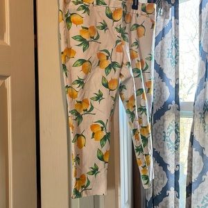 New York and company lemon capri pants 14